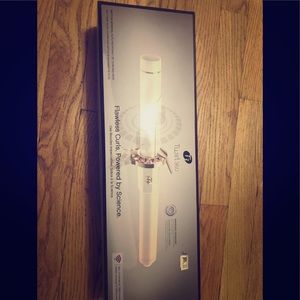 T3 Self turning automatic curling iron